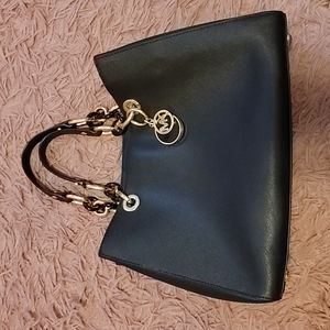 Like new Michael Kors handbag.